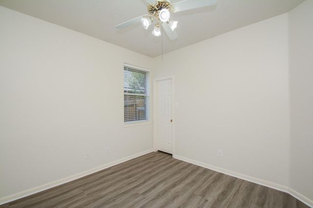 918 Tennyson Drive, Pearland, TX 77584