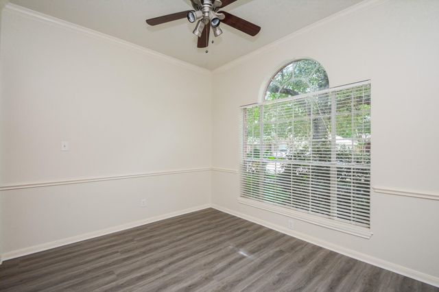 918 Tennyson Drive, Pearland, TX 77584
