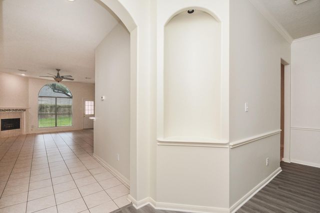 918 Tennyson Drive, Pearland, TX 77584