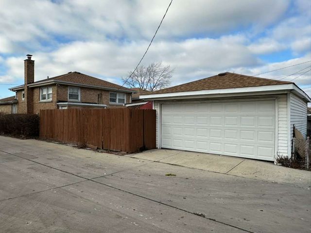 7843 S LUNA Avenue, Burbank, IL 60459