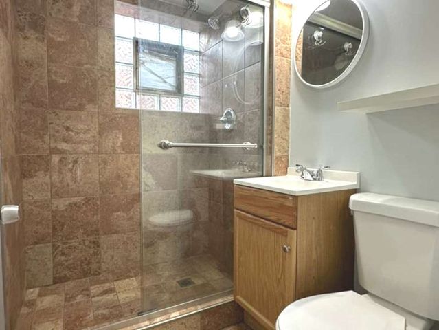 7843 S LUNA Avenue, Burbank, IL 60459