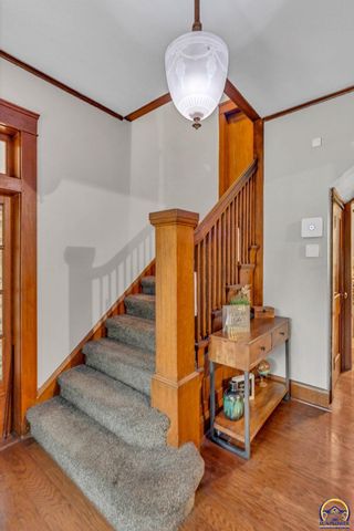 501 SW Western AVE, Topeka, KS 66606