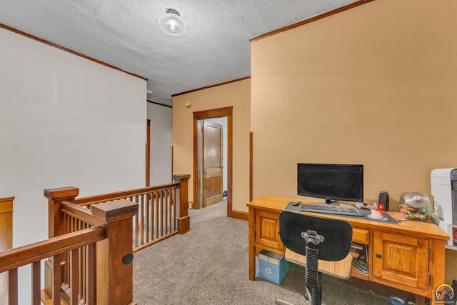 501 SW Western AVE, Topeka, KS 66606