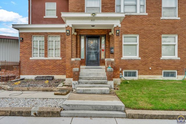 501 SW Western AVE, Topeka, KS 66606