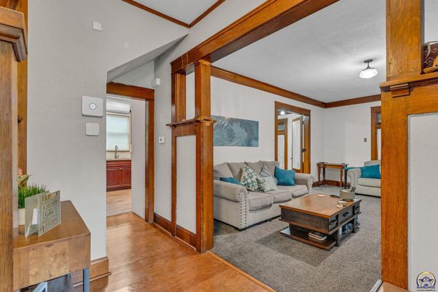 501 SW Western AVE, Topeka, KS 66606