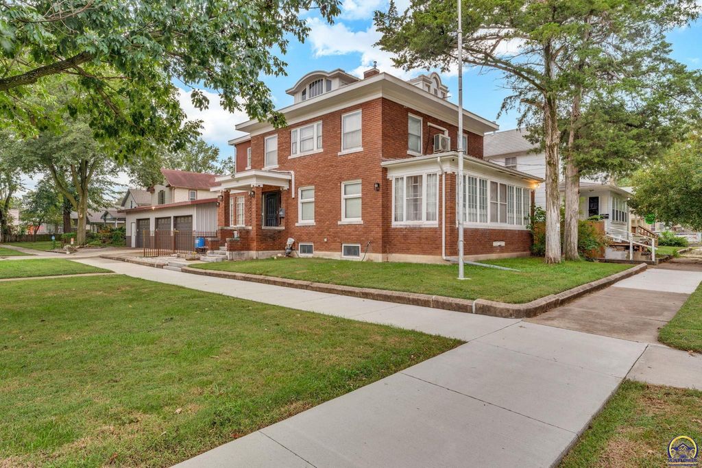 501 SW Western AVE, Topeka, KS 66606