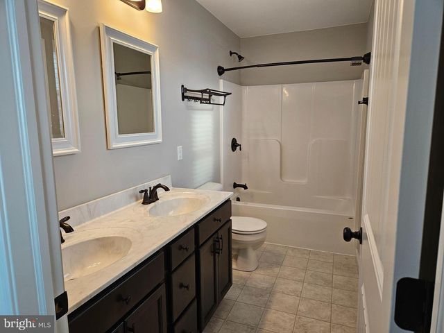 233 WOODRIDGE DR, Shippensburg, PA 17257