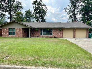 505 W 33rd Avenue, Pine Bluff, AR 71603
