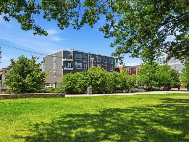 28 Geneva St 206, Boston, MA 02128