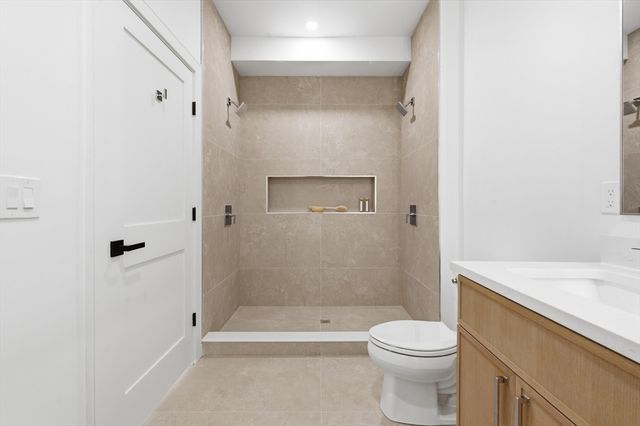 28 Geneva St 206, Boston, MA 02128