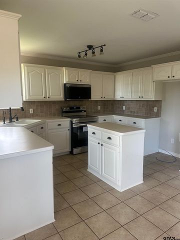 100 Leamington Spa, Whitehouse, TX 75791