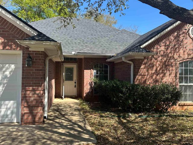 100 Leamington Spa, Whitehouse, TX 75791