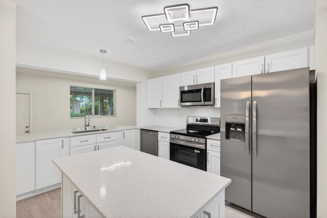 2241 SW 67th Lane, Miramar, FL 33023
