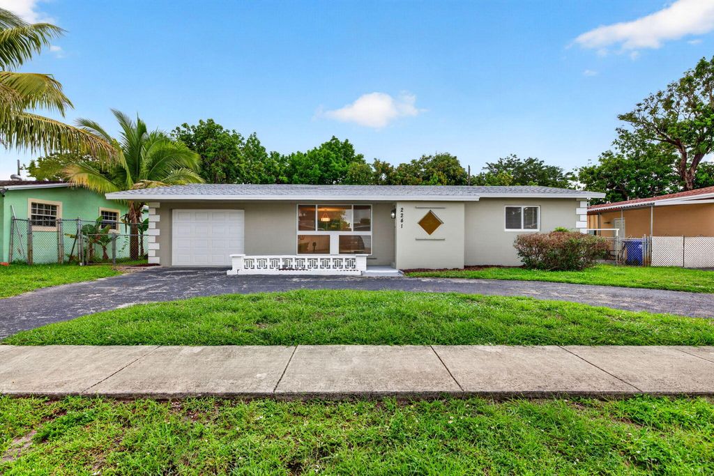 2241 SW 67th Lane, Miramar, FL 33023
