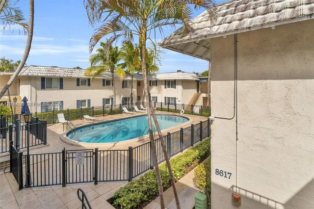 8617 SW 68th Ct 23, Pinecrest, FL 33156