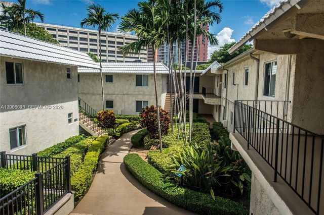 8617 SW 68th Ct 23, Pinecrest, FL 33156