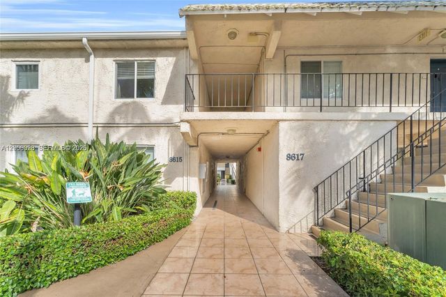 8617 SW 68th Ct 23, Pinecrest, FL 33156