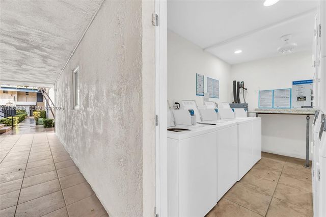 8617 SW 68th Ct 23, Pinecrest, FL 33156