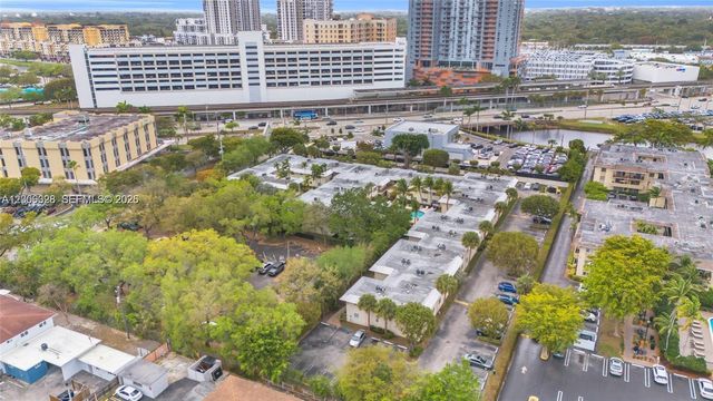 8617 SW 68th Ct 23, Pinecrest, FL 33156