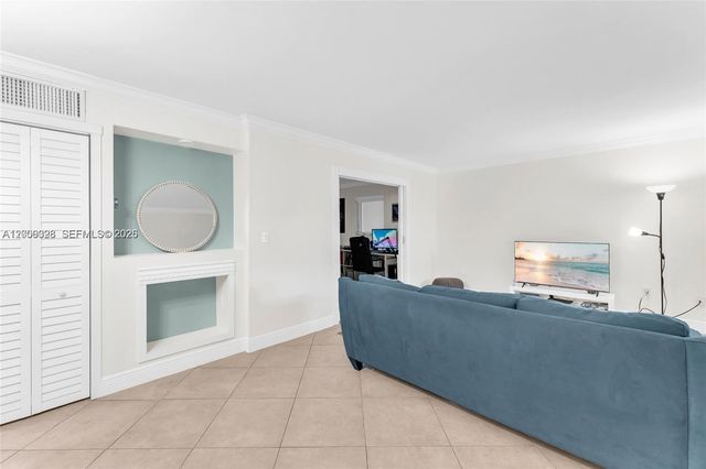 8617 SW 68th Ct 23, Pinecrest, FL 33156