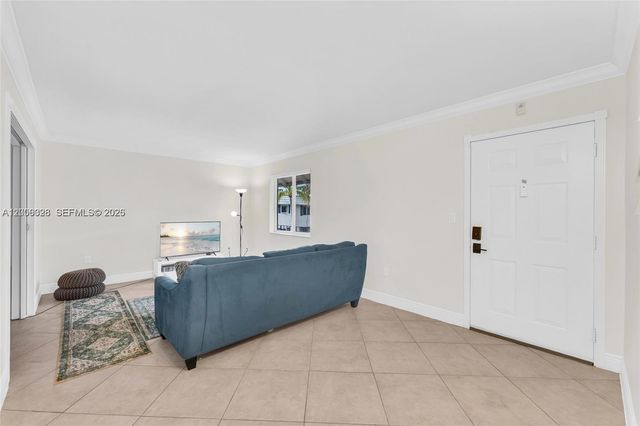 8617 SW 68th Ct 23, Pinecrest, FL 33156