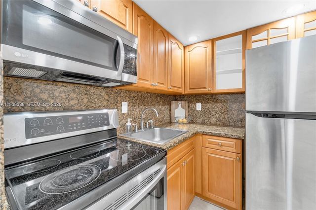 8617 SW 68th Ct 23, Pinecrest, FL 33156