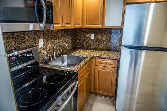 8617 SW 68th Ct 23, Pinecrest, FL 33156