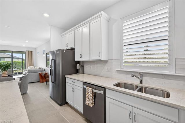 1918 Mesa LN, Naples, FL 34120