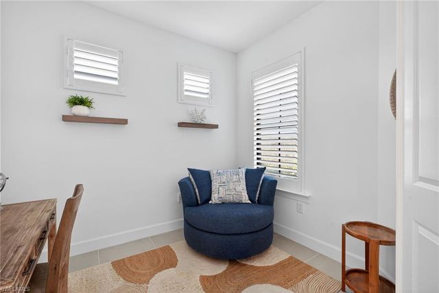 1918 Mesa LN, Naples, FL 34120