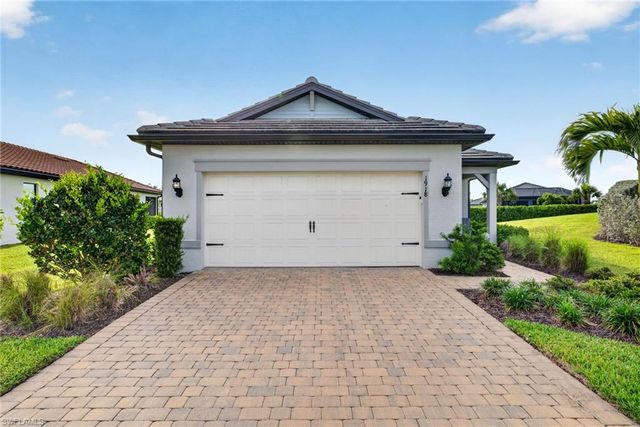 1918 Mesa LN, Naples, FL 34120