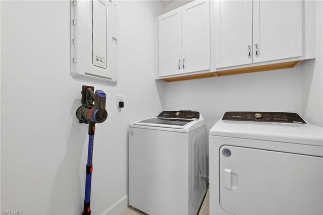 1918 Mesa LN, Naples, FL 34120