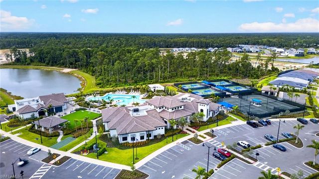 1918 Mesa LN, Naples, FL 34120