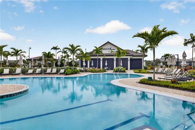 1918 Mesa LN, Naples, FL 34120