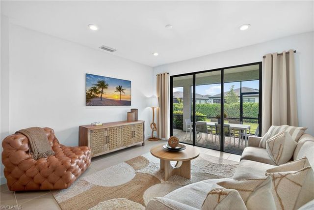 1918 Mesa LN, Naples, FL 34120