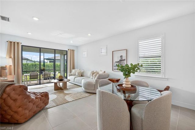 1918 Mesa LN, Naples, FL 34120