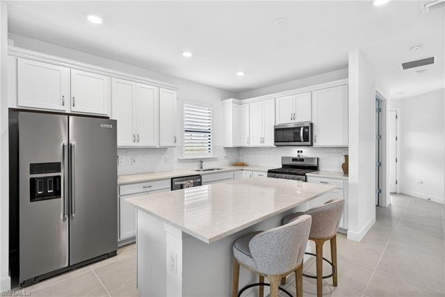 1918 Mesa LN, Naples, FL 34120