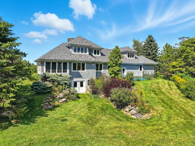 699 Nob Hill Road, Williston, VT 05495
