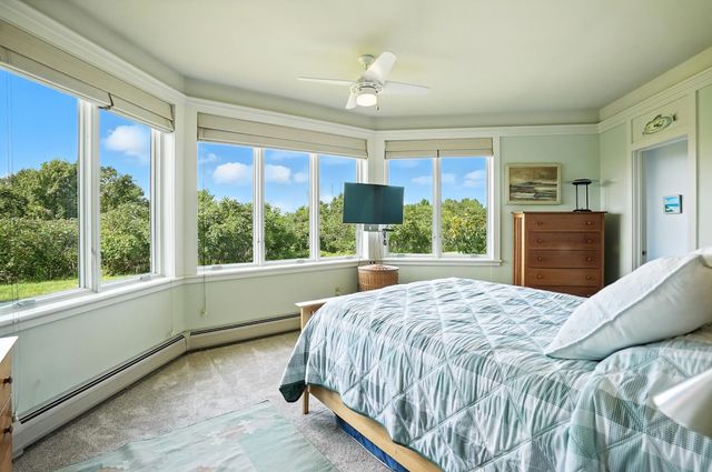 699 Nob Hill Road, Williston, VT 05495