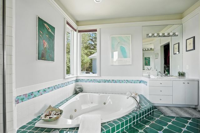 699 Nob Hill Road, Williston, VT 05495