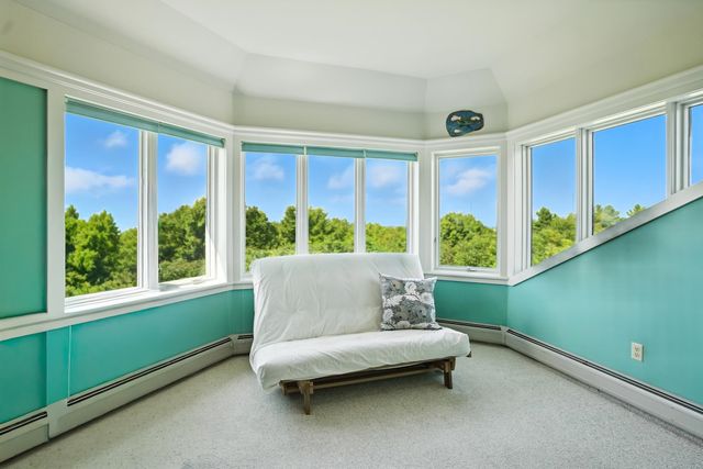 699 Nob Hill Road, Williston, VT 05495