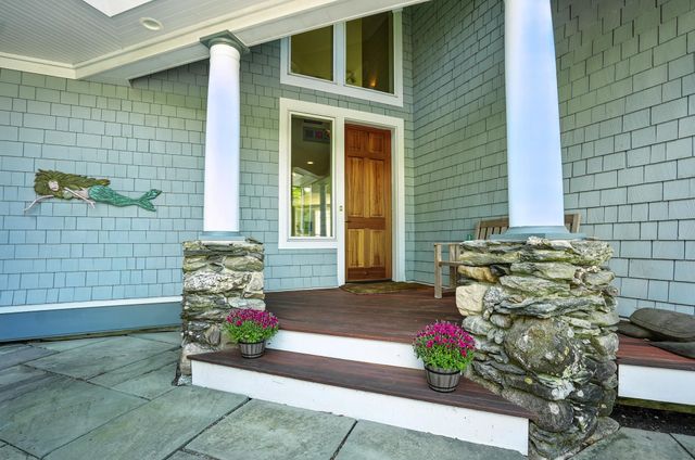 699 Nob Hill Road, Williston, VT 05495