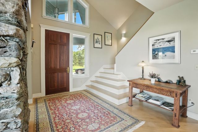 699 Nob Hill Road, Williston, VT 05495