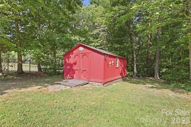 6497 FLY A WAY Drive, Denver, NC 28037
