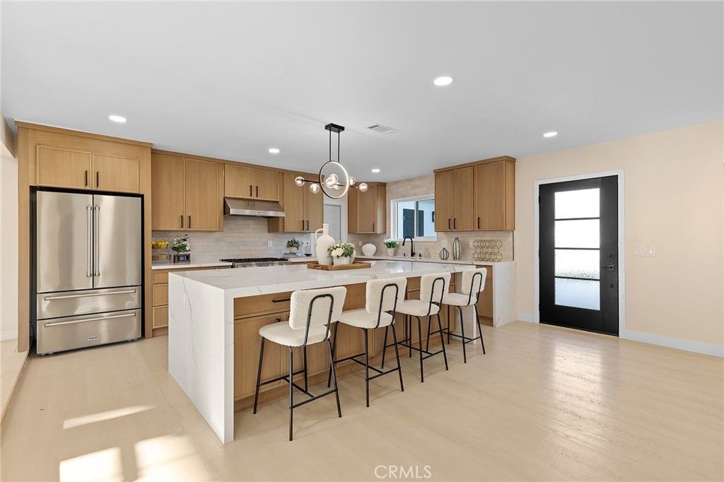 Image 10 of property listing at 1019 N Cambria Place, Anaheim, CA 92801