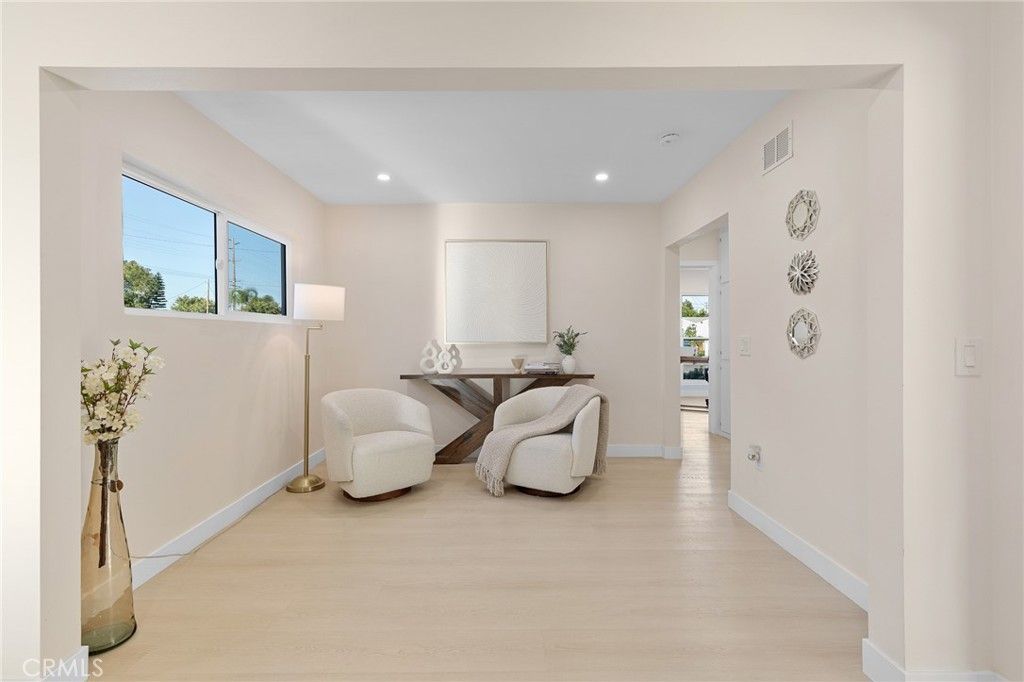 Image 24 of property listing at 1019 N Cambria Place, Anaheim, CA 92801