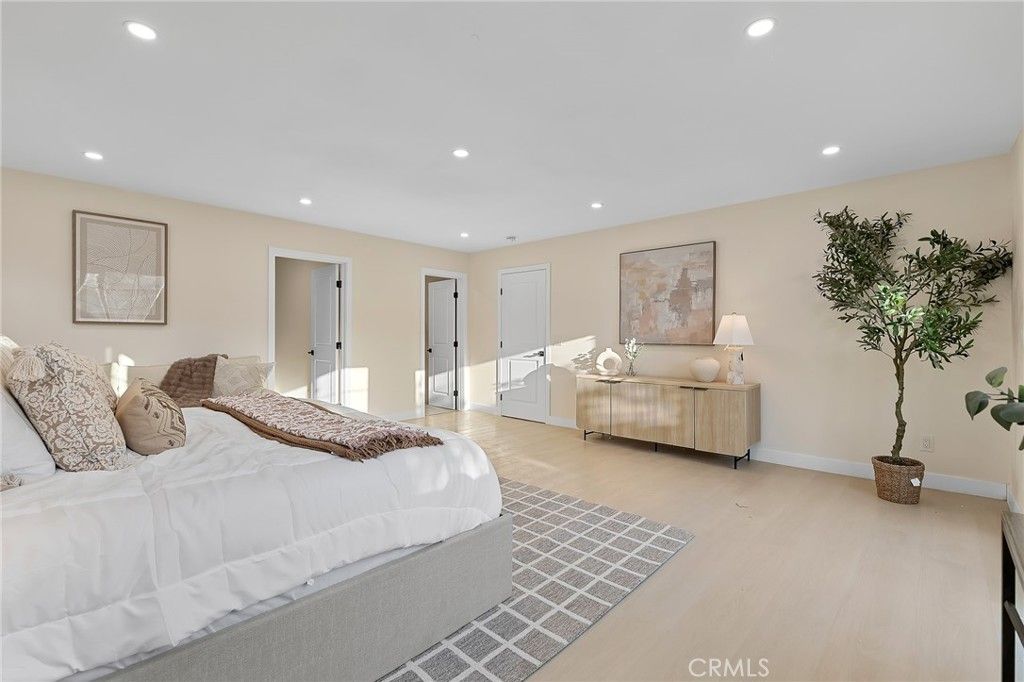 Image 30 of property listing at 1019 N Cambria Place, Anaheim, CA 92801