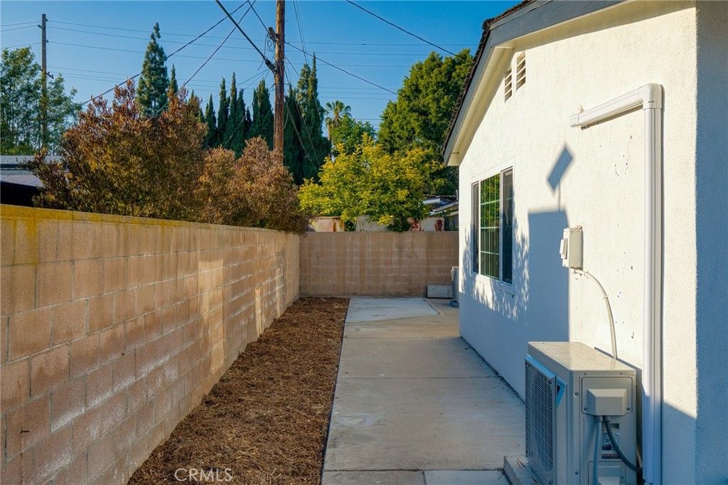 Image 39 of property listing at 1019 N Cambria Place, Anaheim, CA 92801