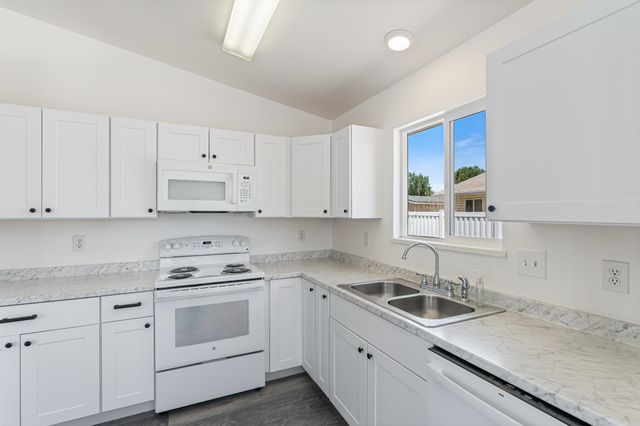 475 Fox Run St Unit B And, Clifton, CO 81520