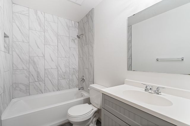 475 Fox Run St Unit B And, Clifton, CO 81520