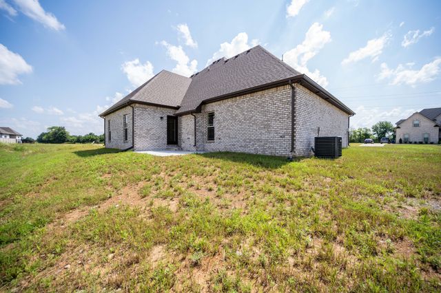 5404 Walnut Farms Blvd, Christiana, TN 37037